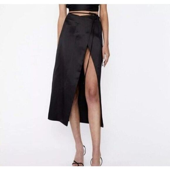NWT Bardot Women's Montana Midi Wrap Skirt Size Medium - Picture 1 of 8